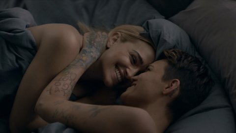 Ruby Rose, Brianne Howe - Nude & Naked Sex Porn Videos in Batwoman s01e04 (2019)