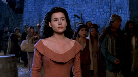 Embeth Davidtz - Nude & Naked Sex Porn Videos in Army of Darkness (1992)