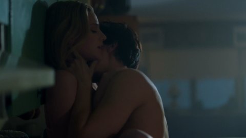 Lili Reinhart - Nude & Naked Sex Porn Videos in Riverdale s01e13 (2017)