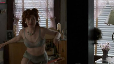 Debra Messing - Nude & Naked Sex Porn Videos in A Walk in the Clouds (1995)