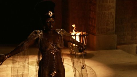 Yetide Badaki - Nude & Naked Sex Porn Videos in American Gods s01e08 (2017)